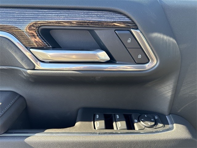 GMC Sierra 1500 Vehicle Full-screen Gallery Image 13