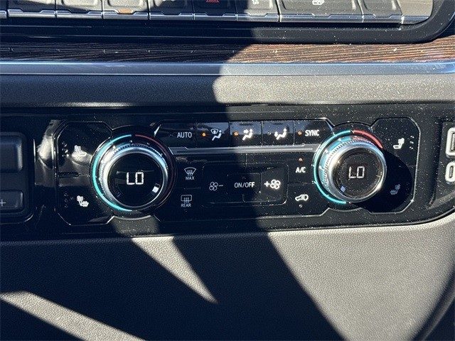 GMC Sierra 1500 Vehicle Full-screen Gallery Image 19