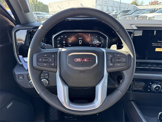 GMC Sierra 1500 Vehicle Full-screen Gallery Image 14