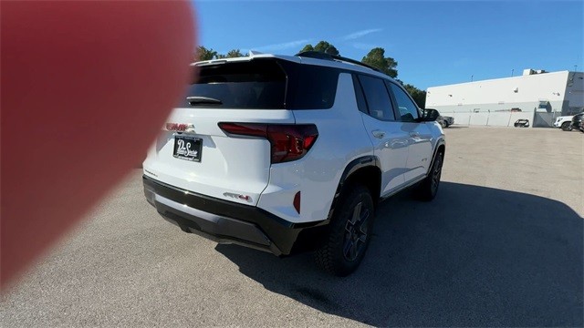 GMC Terrain Vehicle Full-screen Gallery Image 08