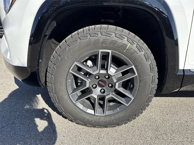 GMC Terrain Vehicle Full-screen Gallery Image 10