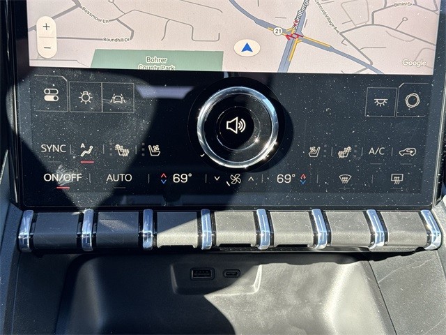 GMC Terrain Vehicle Full-screen Gallery Image 19