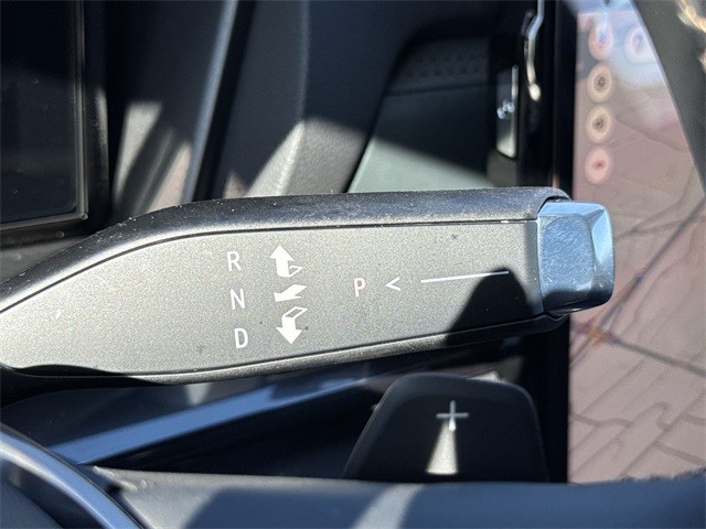 GMC Terrain Vehicle Full-screen Gallery Image 20