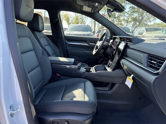 GMC Terrain Vehicle Full-screen Gallery Image 24