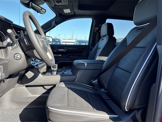 GMC Sierra 1500 Vehicle Full-screen Gallery Image 11