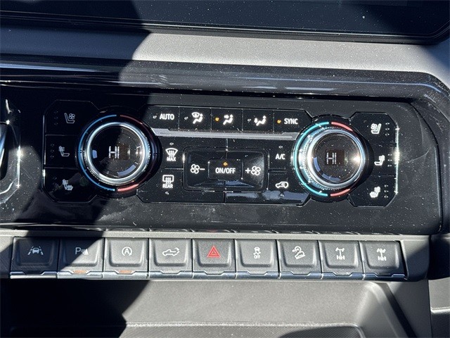 GMC Sierra 1500 Vehicle Full-screen Gallery Image 19