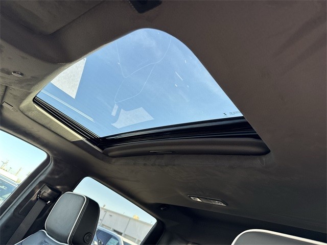 GMC Sierra 1500 Vehicle Full-screen Gallery Image 22