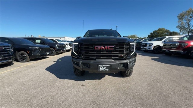 GMC Sierra 1500 Vehicle Full-screen Gallery Image 03