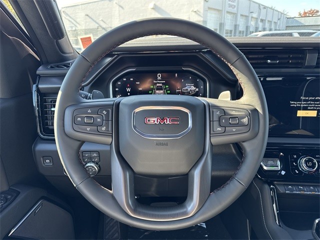 GMC Sierra 1500 Vehicle Full-screen Gallery Image 14