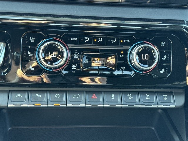 GMC Sierra 1500 Vehicle Full-screen Gallery Image 19