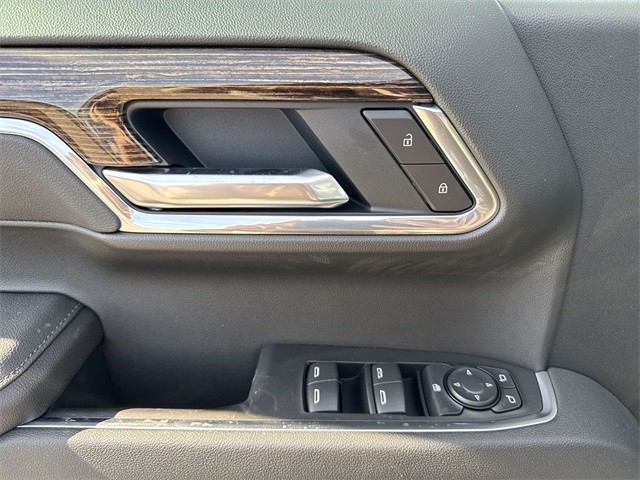 GMC Sierra 1500 Vehicle Full-screen Gallery Image 13