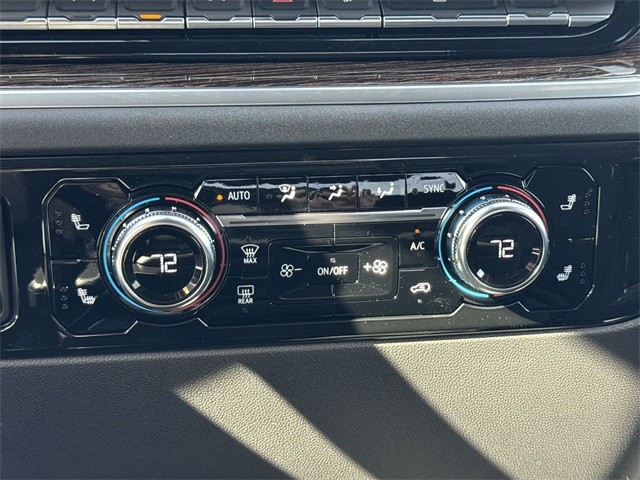 GMC Sierra 1500 Vehicle Full-screen Gallery Image 19