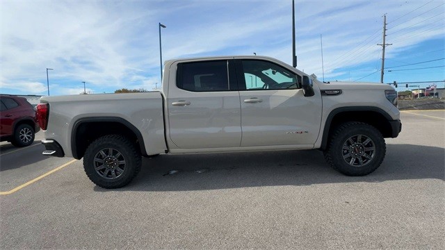 GMC Sierra 1500 Vehicle Full-screen Gallery Image 09