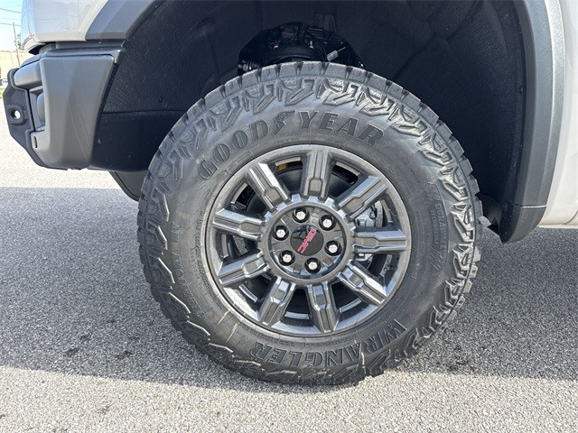 GMC Sierra 1500 Vehicle Full-screen Gallery Image 10