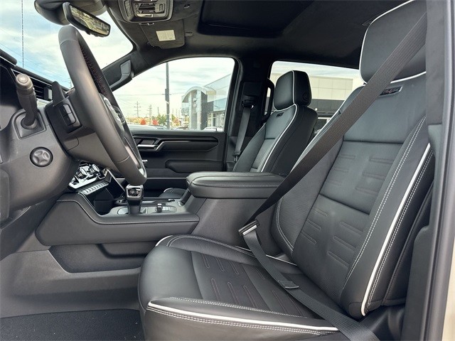 GMC Sierra 1500 Vehicle Full-screen Gallery Image 11