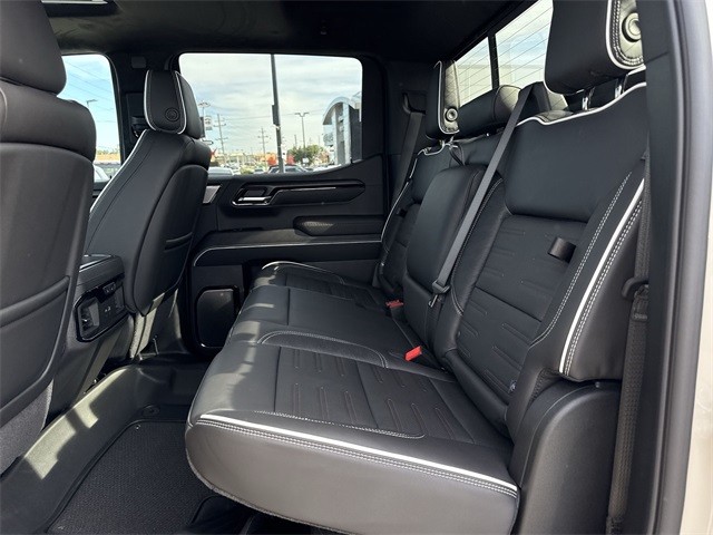 GMC Sierra 1500 Vehicle Full-screen Gallery Image 23