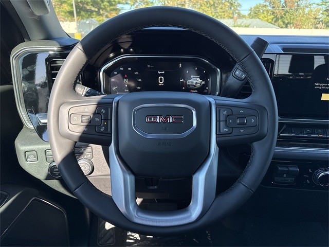 GMC Sierra 1500 Vehicle Full-screen Gallery Image 14