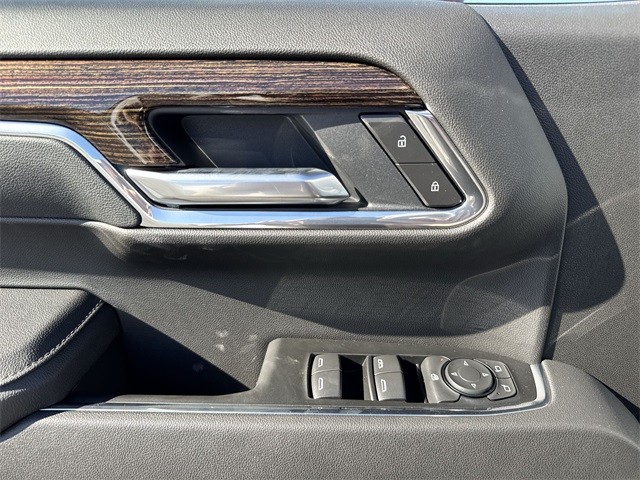 GMC Sierra 1500 Vehicle Full-screen Gallery Image 13