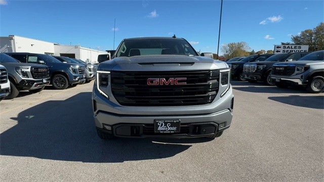 GMC Sierra 1500 Vehicle Full-screen Gallery Image 03