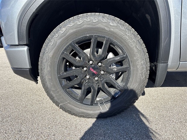 GMC Sierra 1500 Vehicle Full-screen Gallery Image 10