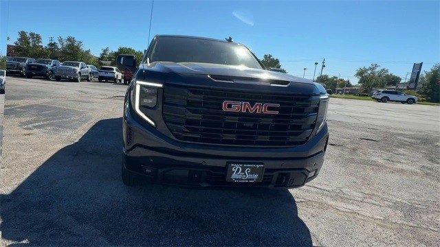 GMC Sierra 1500 Vehicle Full-screen Gallery Image 03