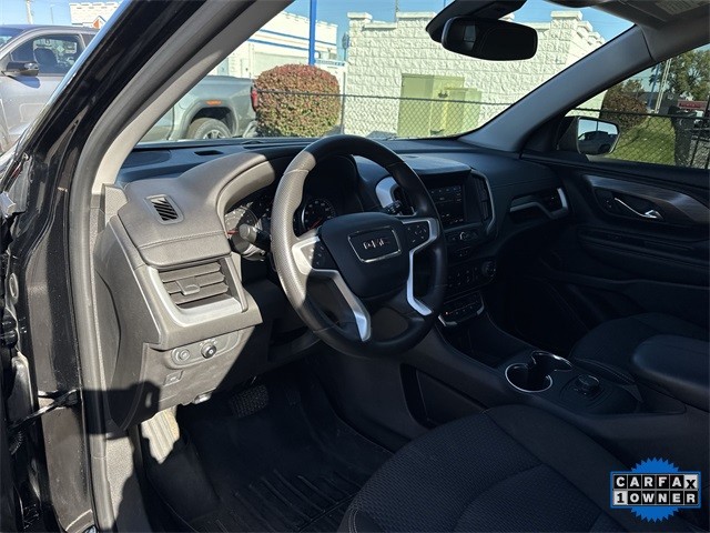 GMC Terrain Vehicle Full-screen Gallery Image 13