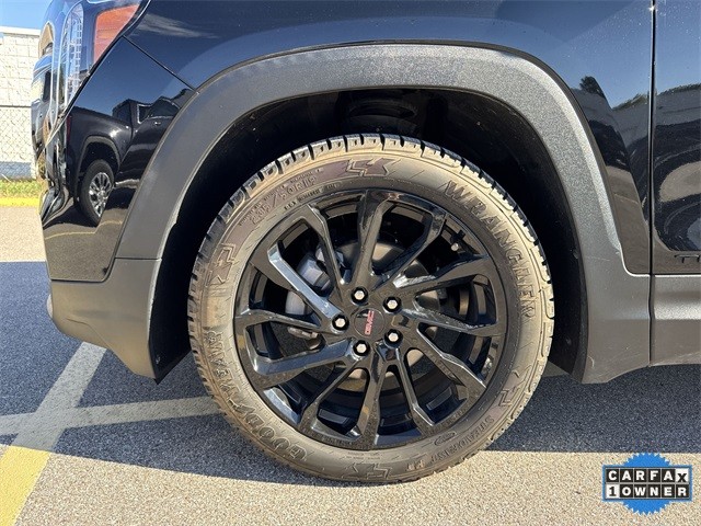 GMC Terrain Vehicle Full-screen Gallery Image 35