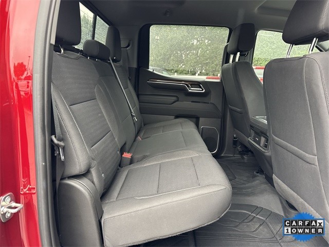 Chevrolet Silverado 1500 Vehicle Full-screen Gallery Image 31