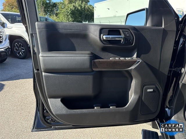 GMC Sierra 1500 Limited Vehicle Full-screen Gallery Image 27