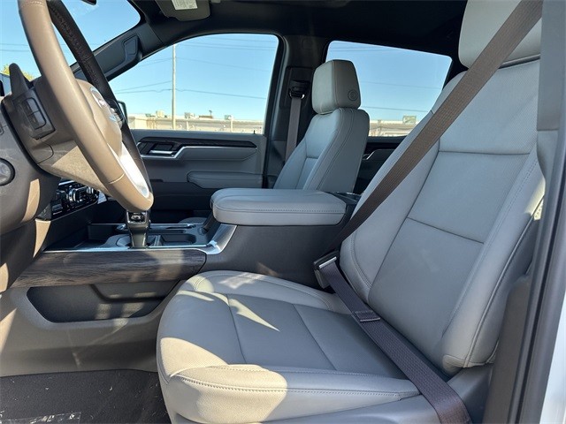 GMC Sierra 1500 Vehicle Full-screen Gallery Image 11