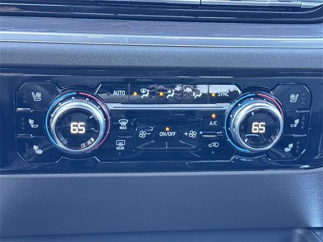 GMC Sierra 1500 Vehicle Full-screen Gallery Image 19