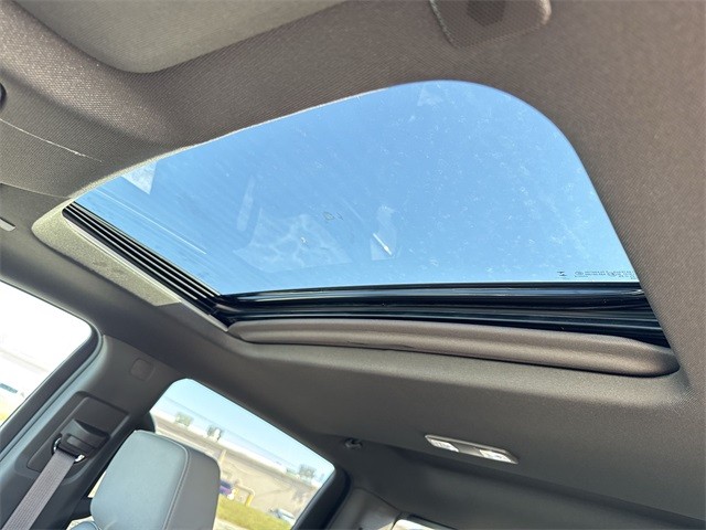 GMC Sierra 1500 Vehicle Full-screen Gallery Image 22