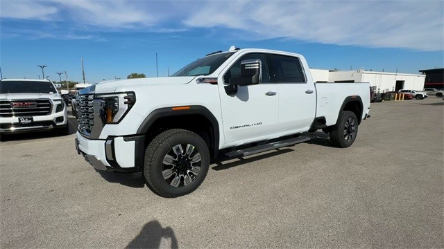 GMC Sierra 3500HD Vehicle Full-screen Gallery Image 04