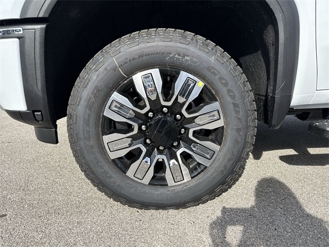 GMC Sierra 3500HD Vehicle Full-screen Gallery Image 10