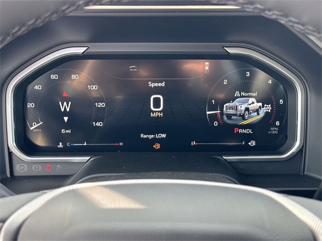 GMC Sierra 3500HD Vehicle Full-screen Gallery Image 15