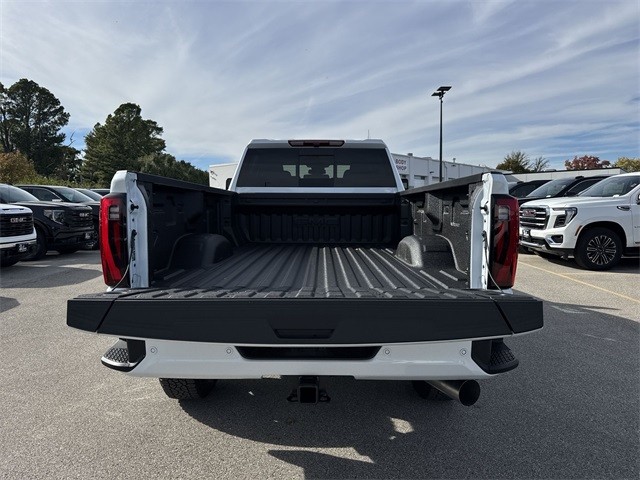 GMC Sierra 3500HD Vehicle Full-screen Gallery Image 23