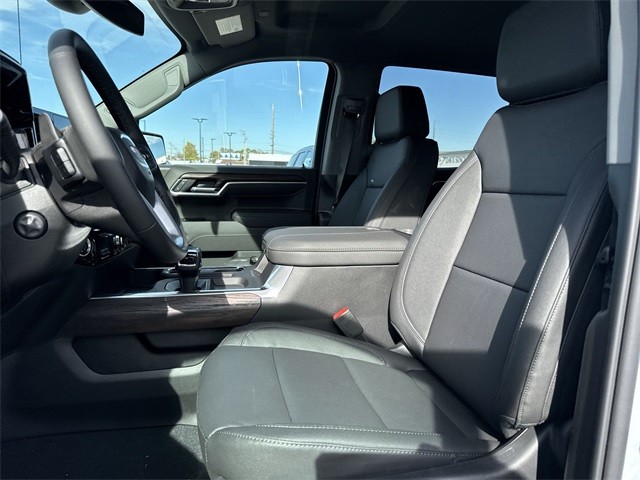 GMC Sierra 1500 Vehicle Full-screen Gallery Image 11