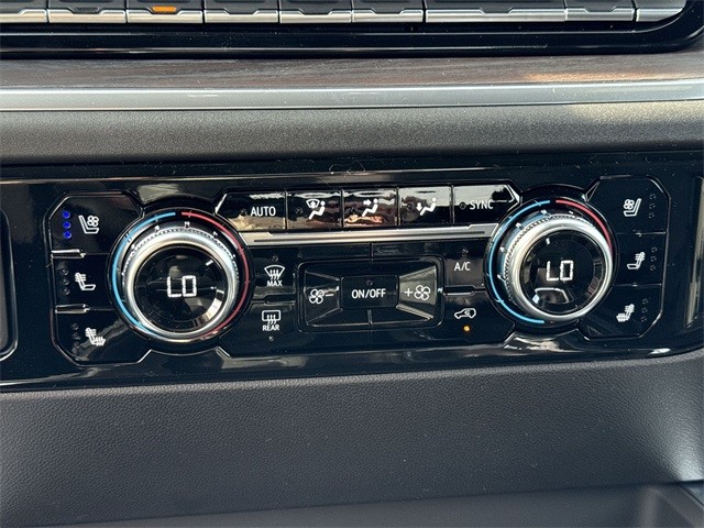 GMC Sierra 1500 Vehicle Full-screen Gallery Image 19