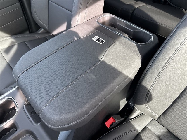 GMC Sierra 1500 Vehicle Full-screen Gallery Image 21