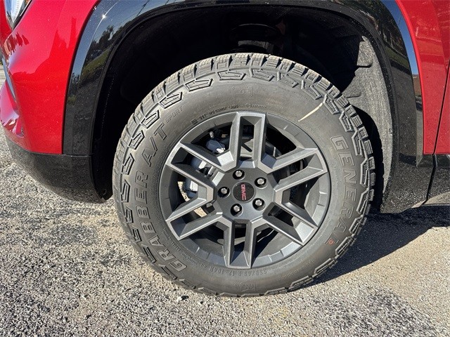 GMC Terrain Vehicle Full-screen Gallery Image 10