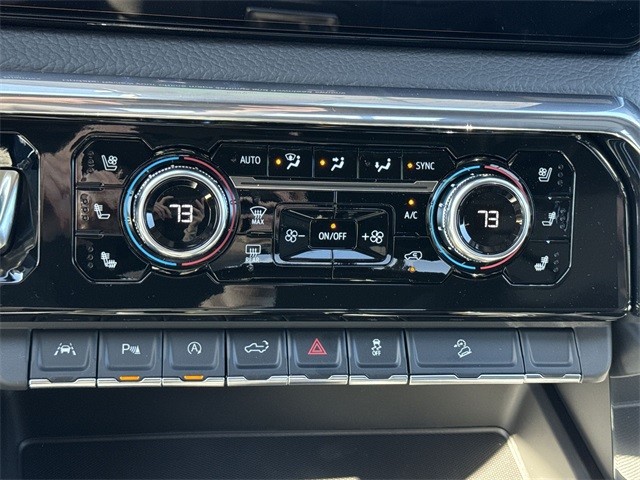 GMC Sierra 1500 Vehicle Full-screen Gallery Image 19