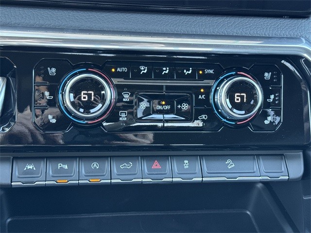 GMC Sierra 1500 Vehicle Full-screen Gallery Image 19