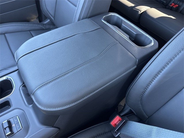 GMC Sierra 1500 Vehicle Full-screen Gallery Image 21