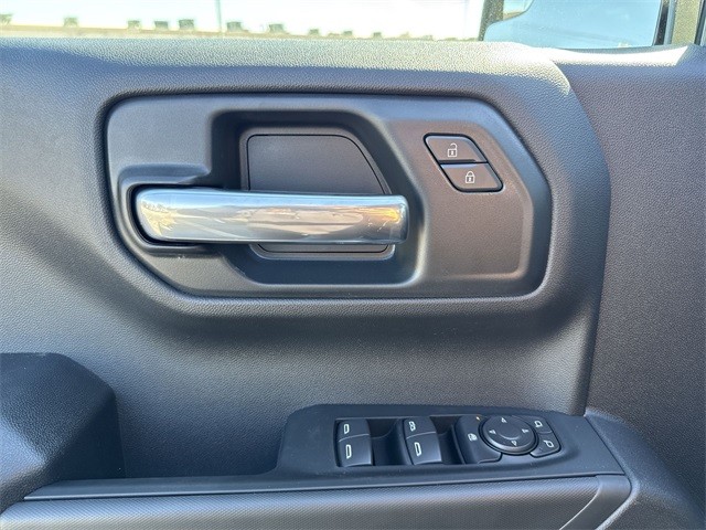 GMC Sierra 1500 Vehicle Full-screen Gallery Image 13