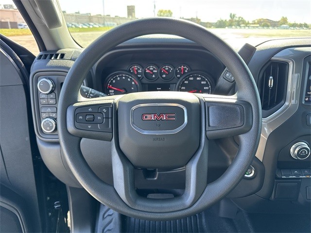 GMC Sierra 1500 Vehicle Full-screen Gallery Image 14