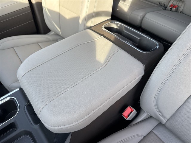 GMC Sierra 1500 Vehicle Full-screen Gallery Image 21