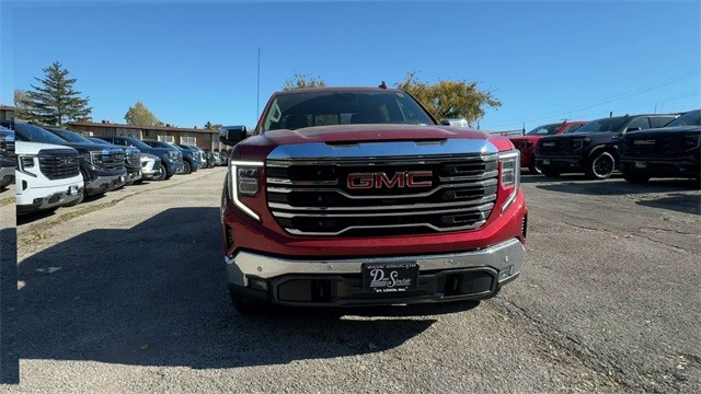GMC Sierra 1500 Vehicle Full-screen Gallery Image 03