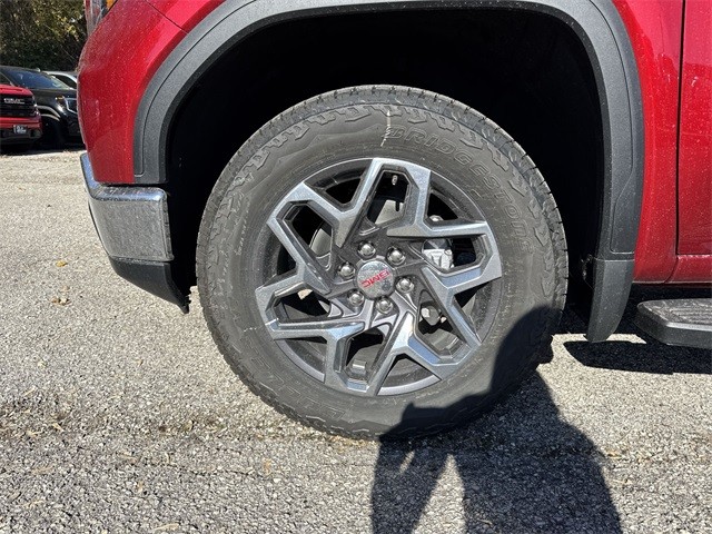 GMC Sierra 1500 Vehicle Full-screen Gallery Image 10