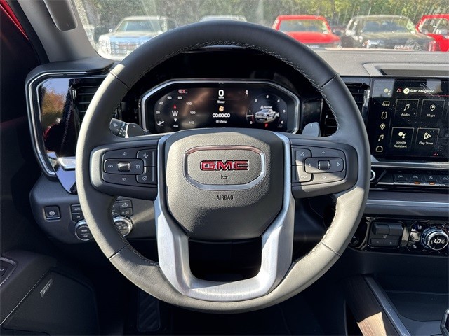 GMC Sierra 1500 Vehicle Full-screen Gallery Image 14