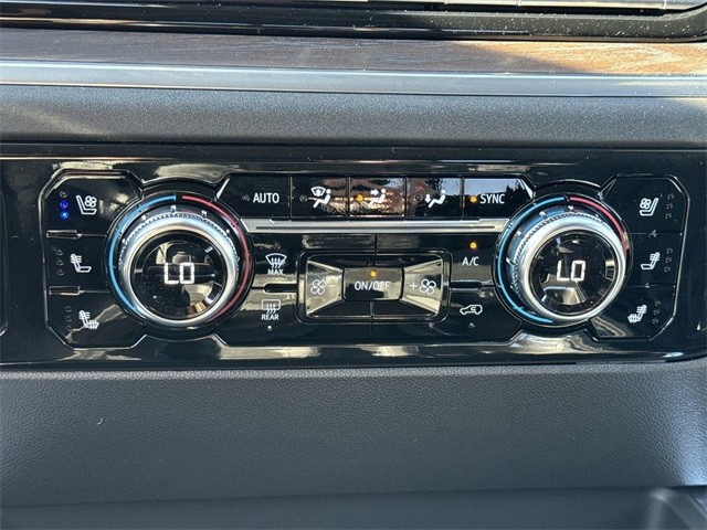 GMC Sierra 1500 Vehicle Full-screen Gallery Image 19